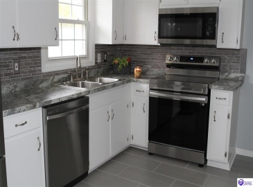 Pear Orchard Rd NW, Elizabethtown, Kentucky 42701, ,2 BathroomsBathrooms,For Sale,Pear Orchard Rd NW,HK24004525