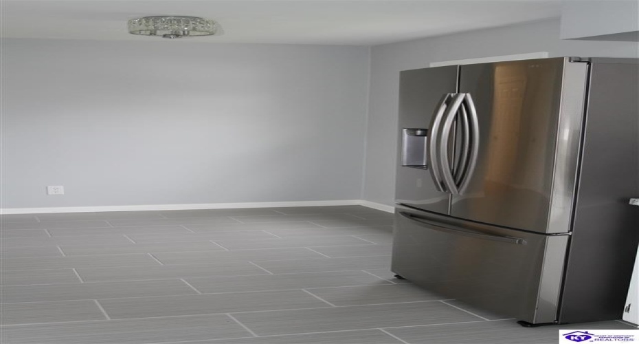 Pear Orchard Rd NW, Elizabethtown, Kentucky 42701, ,2 BathroomsBathrooms,For Sale,Pear Orchard Rd NW,HK24004525