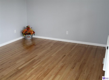 Pear Orchard Rd NW, Elizabethtown, Kentucky 42701, ,2 BathroomsBathrooms,For Sale,Pear Orchard Rd NW,HK24004525