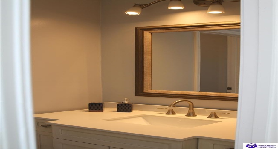 Pear Orchard Rd NW, Elizabethtown, Kentucky 42701, ,2 BathroomsBathrooms,For Sale,Pear Orchard Rd NW,HK24004525