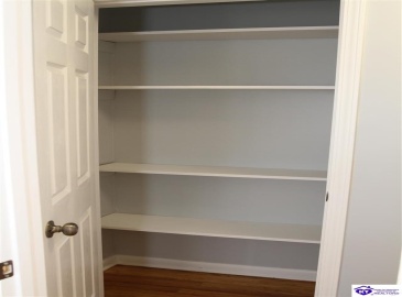 Pear Orchard Rd NW, Elizabethtown, Kentucky 42701, ,2 BathroomsBathrooms,For Sale,Pear Orchard Rd NW,HK24004525