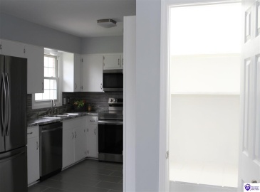 Pear Orchard Rd NW, Elizabethtown, Kentucky 42701, ,2 BathroomsBathrooms,For Sale,Pear Orchard Rd NW,HK24004525