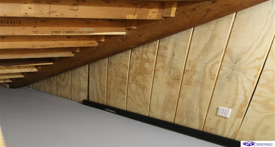 Pear Orchard Rd NW, Elizabethtown, Kentucky 42701, ,2 BathroomsBathrooms,For Sale,Pear Orchard Rd NW,HK24004525