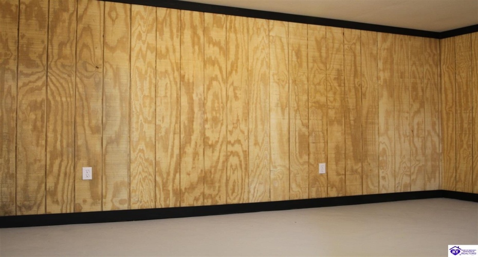 Pear Orchard Rd NW, Elizabethtown, Kentucky 42701, ,2 BathroomsBathrooms,For Sale,Pear Orchard Rd NW,HK24004525