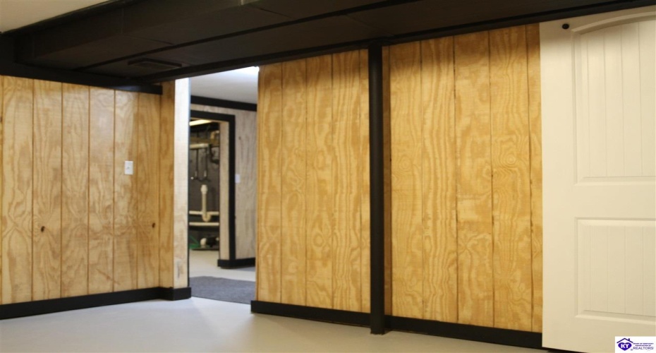 Pear Orchard Rd NW, Elizabethtown, Kentucky 42701, ,2 BathroomsBathrooms,For Sale,Pear Orchard Rd NW,HK24004525