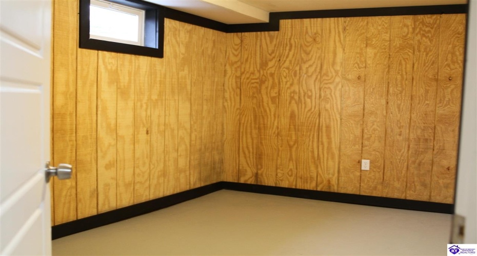 Pear Orchard Rd NW, Elizabethtown, Kentucky 42701, ,2 BathroomsBathrooms,For Sale,Pear Orchard Rd NW,HK24004525