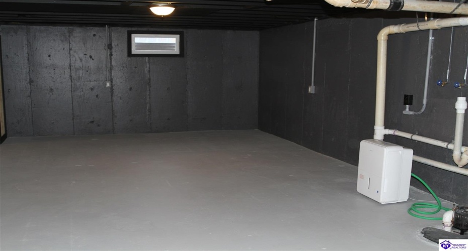 Pear Orchard Rd NW, Elizabethtown, Kentucky 42701, ,2 BathroomsBathrooms,For Sale,Pear Orchard Rd NW,HK24004525