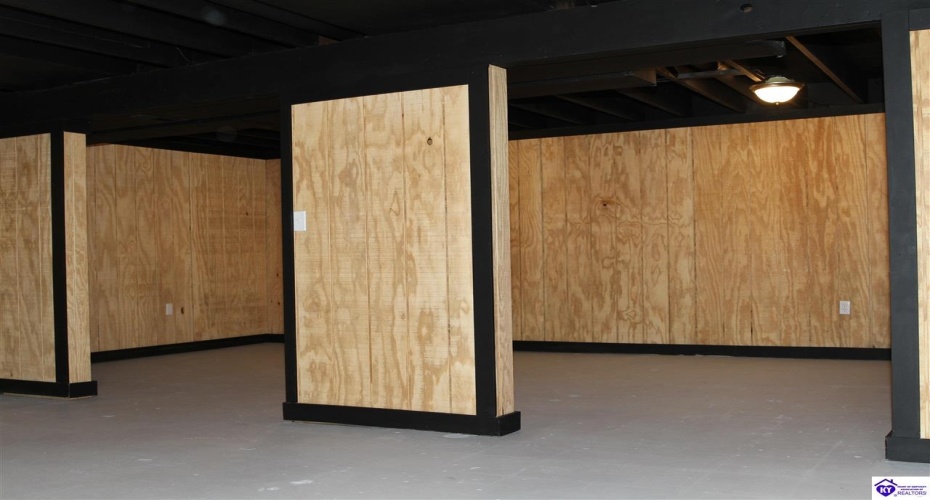 Pear Orchard Rd NW, Elizabethtown, Kentucky 42701, ,2 BathroomsBathrooms,For Sale,Pear Orchard Rd NW,HK24004525