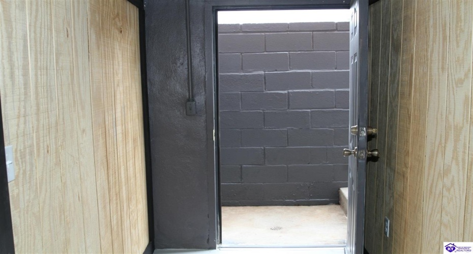 Pear Orchard Rd NW, Elizabethtown, Kentucky 42701, ,2 BathroomsBathrooms,For Sale,Pear Orchard Rd NW,HK24004525