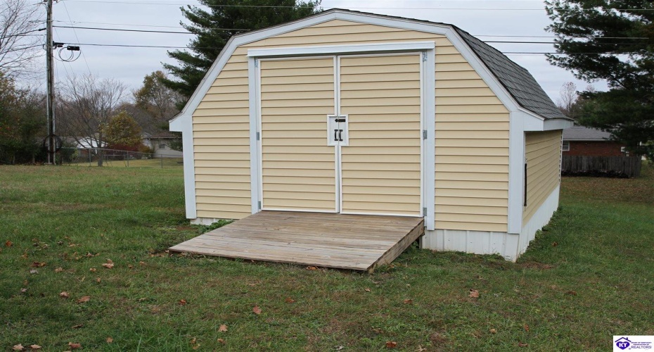 Pear Orchard Rd NW, Elizabethtown, Kentucky 42701, ,2 BathroomsBathrooms,For Sale,Pear Orchard Rd NW,HK24004525