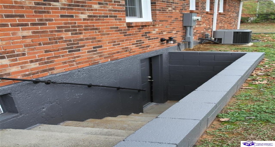 Pear Orchard Rd NW, Elizabethtown, Kentucky 42701, ,2 BathroomsBathrooms,For Sale,Pear Orchard Rd NW,HK24004525