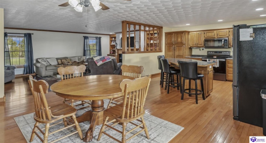 Avery Loop, Bardstown, Kentucky 40004, ,3 BathroomsBathrooms,For Sale,Avery Loop,HK24004527