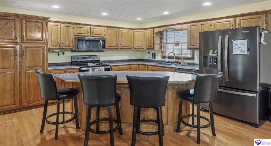 Avery Loop, Bardstown, Kentucky 40004, ,3 BathroomsBathrooms,For Sale,Avery Loop,HK24004527