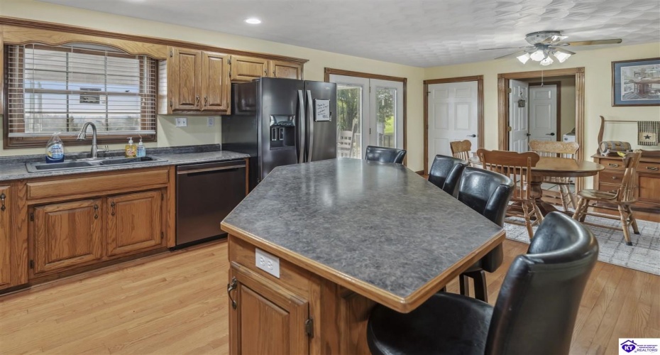 Avery Loop, Bardstown, Kentucky 40004, ,3 BathroomsBathrooms,For Sale,Avery Loop,HK24004527