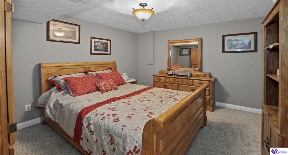 Avery Loop, Bardstown, Kentucky 40004, ,3 BathroomsBathrooms,For Sale,Avery Loop,HK24004527