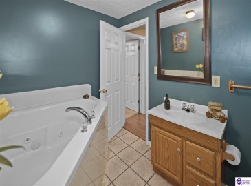 Avery Loop, Bardstown, Kentucky 40004, ,3 BathroomsBathrooms,For Sale,Avery Loop,HK24004527
