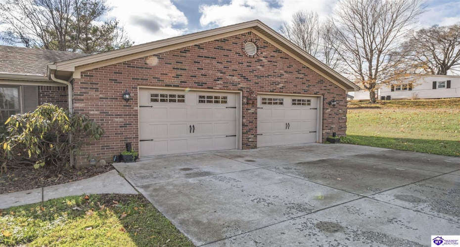 Avery Loop, Bardstown, Kentucky 40004, ,3 BathroomsBathrooms,For Sale,Avery Loop,HK24004527