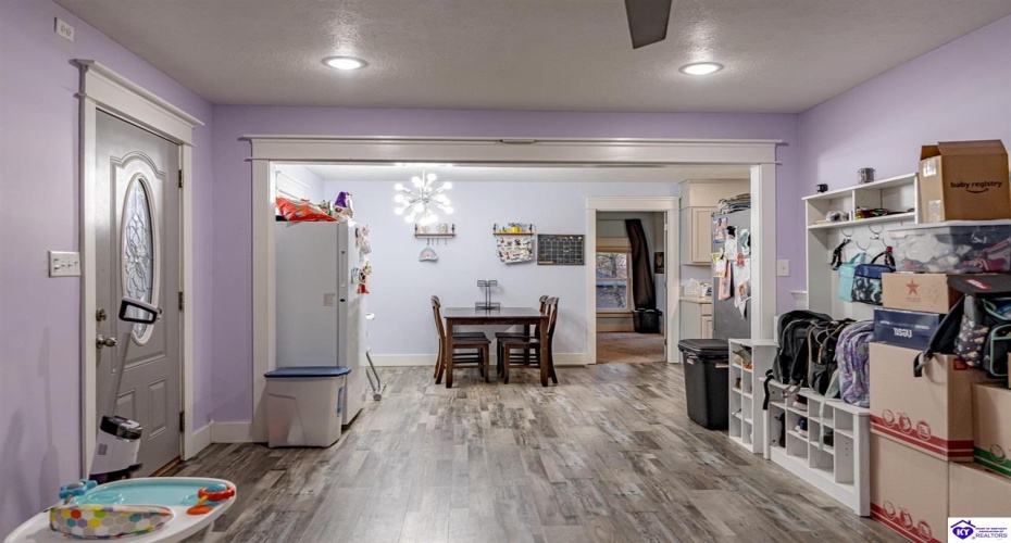 Chester Street, Leitchfield, Kentucky 42754, ,3 BathroomsBathrooms,For Sale,Chester Street,HK24004528