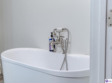 Chester Street, Leitchfield, Kentucky 42754, ,3 BathroomsBathrooms,For Sale,Chester Street,HK24004528