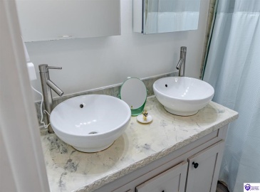 Chester Street, Leitchfield, Kentucky 42754, ,3 BathroomsBathrooms,For Sale,Chester Street,HK24004528