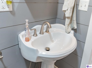 Chester Street, Leitchfield, Kentucky 42754, ,3 BathroomsBathrooms,For Sale,Chester Street,HK24004528