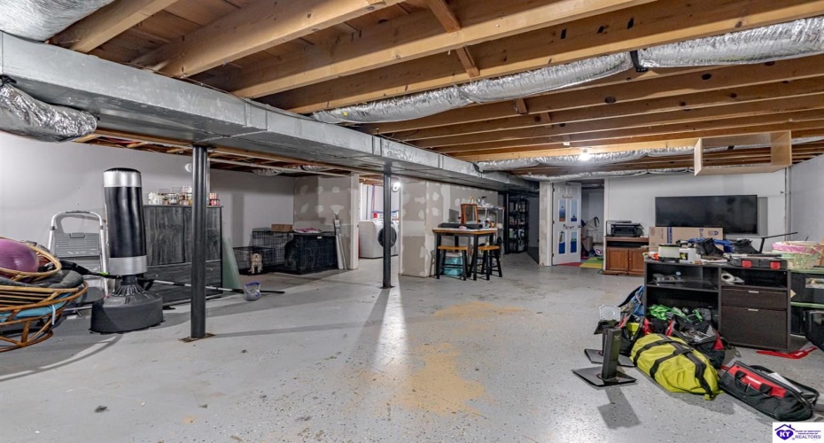 Chester Street, Leitchfield, Kentucky 42754, ,3 BathroomsBathrooms,For Sale,Chester Street,HK24004528