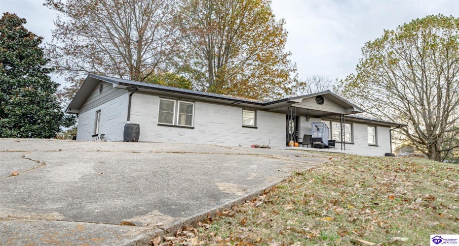 Chester Street, Leitchfield, Kentucky 42754, ,3 BathroomsBathrooms,For Sale,Chester Street,HK24004528