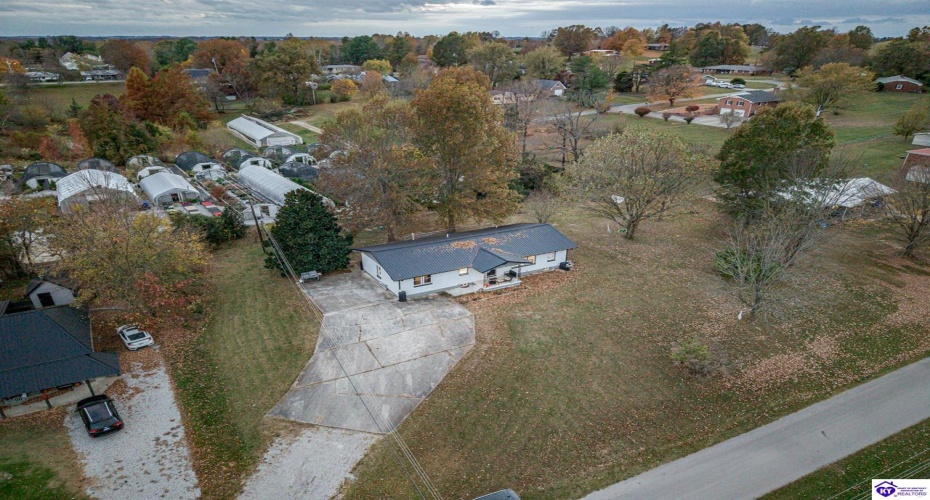 Chester Street, Leitchfield, Kentucky 42754, ,3 BathroomsBathrooms,For Sale,Chester Street,HK24004528