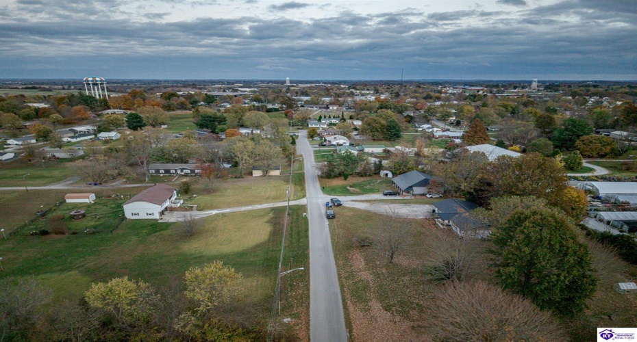 Chester Street, Leitchfield, Kentucky 42754, ,3 BathroomsBathrooms,For Sale,Chester Street,HK24004528