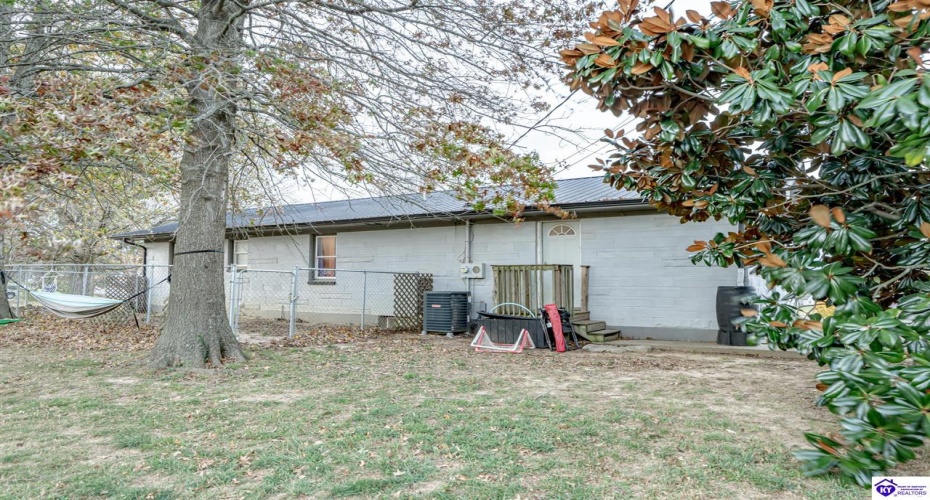 Chester Street, Leitchfield, Kentucky 42754, ,3 BathroomsBathrooms,For Sale,Chester Street,HK24004528