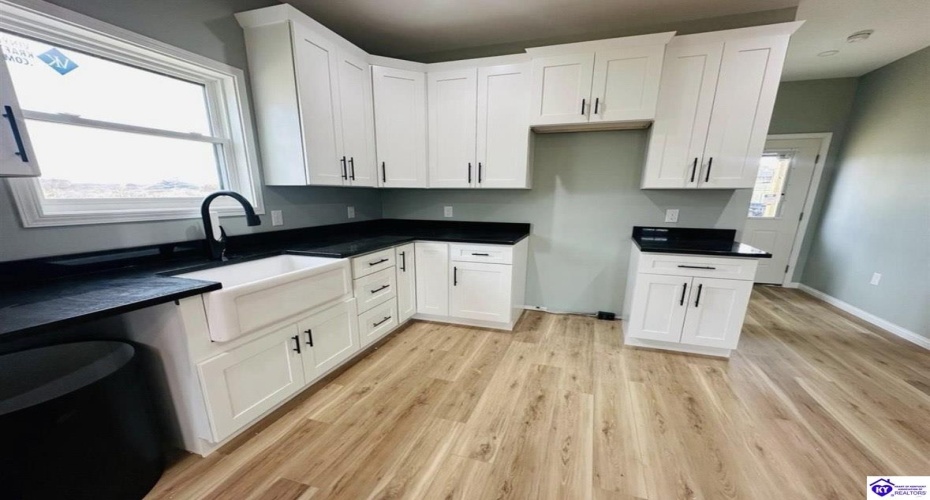 Robert Landis Road, Greensburg, Kentucky 42743, ,1 BathroomBathrooms,For Sale,Robert Landis Road,HK24004532