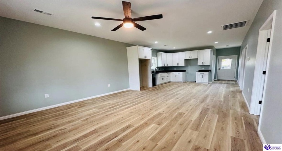 Robert Landis Road, Greensburg, Kentucky 42743, ,1 BathroomBathrooms,For Sale,Robert Landis Road,HK24004532