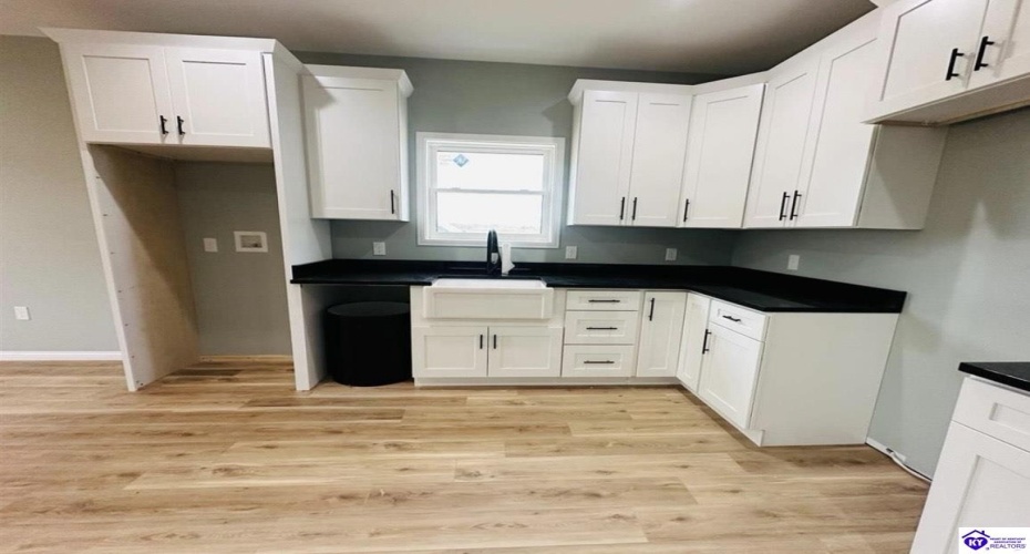 Robert Landis Road, Greensburg, Kentucky 42743, ,1 BathroomBathrooms,For Sale,Robert Landis Road,HK24004532