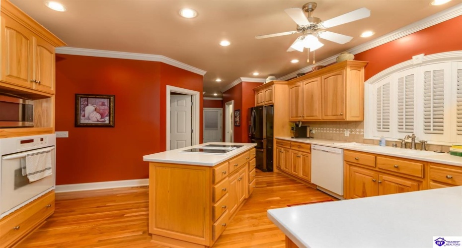 St Andrews Drive, Vine Grove, Kentucky 40175, ,4 BathroomsBathrooms,For Sale,St Andrews Drive,HK24004533