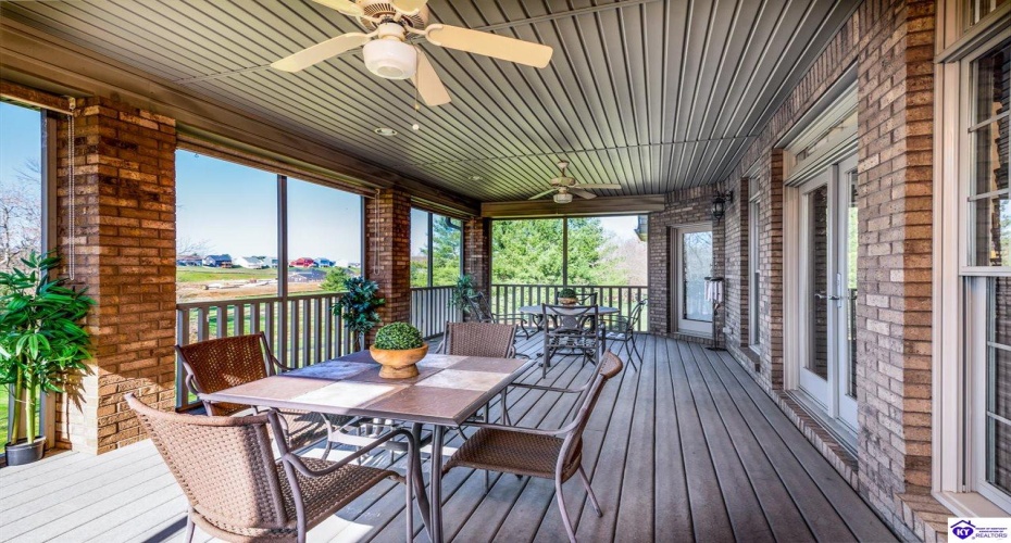 St Andrews Drive, Vine Grove, Kentucky 40175, ,4 BathroomsBathrooms,For Sale,St Andrews Drive,HK24004533