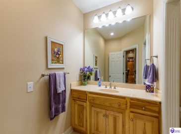 St Andrews Drive, Vine Grove, Kentucky 40175, ,4 BathroomsBathrooms,For Sale,St Andrews Drive,HK24004533