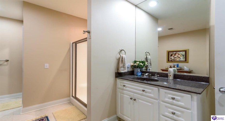 St Andrews Drive, Vine Grove, Kentucky 40175, ,4 BathroomsBathrooms,For Sale,St Andrews Drive,HK24004533