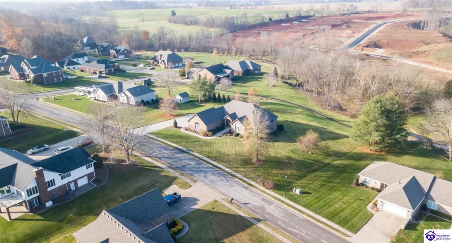 St Andrews Drive, Vine Grove, Kentucky 40175, ,4 BathroomsBathrooms,For Sale,St Andrews Drive,HK24004533