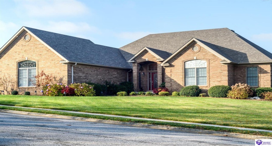 St Andrews Drive, Vine Grove, Kentucky 40175, ,4 BathroomsBathrooms,For Sale,St Andrews Drive,HK24004533