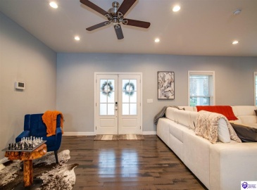 Park Avenue, Elizabethtown, Kentucky 42701, ,4 BathroomsBathrooms,For Sale,Park Avenue,HK24004534