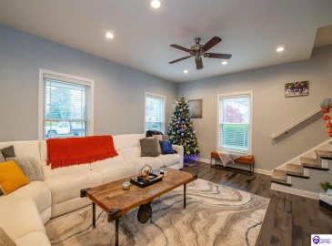 Park Avenue, Elizabethtown, Kentucky 42701, ,4 BathroomsBathrooms,For Sale,Park Avenue,HK24004534