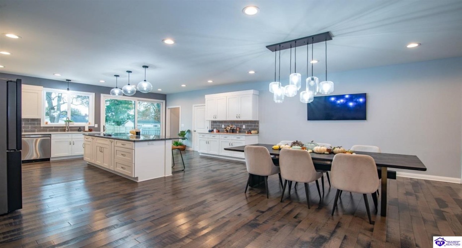 Park Avenue, Elizabethtown, Kentucky 42701, ,4 BathroomsBathrooms,For Sale,Park Avenue,HK24004534