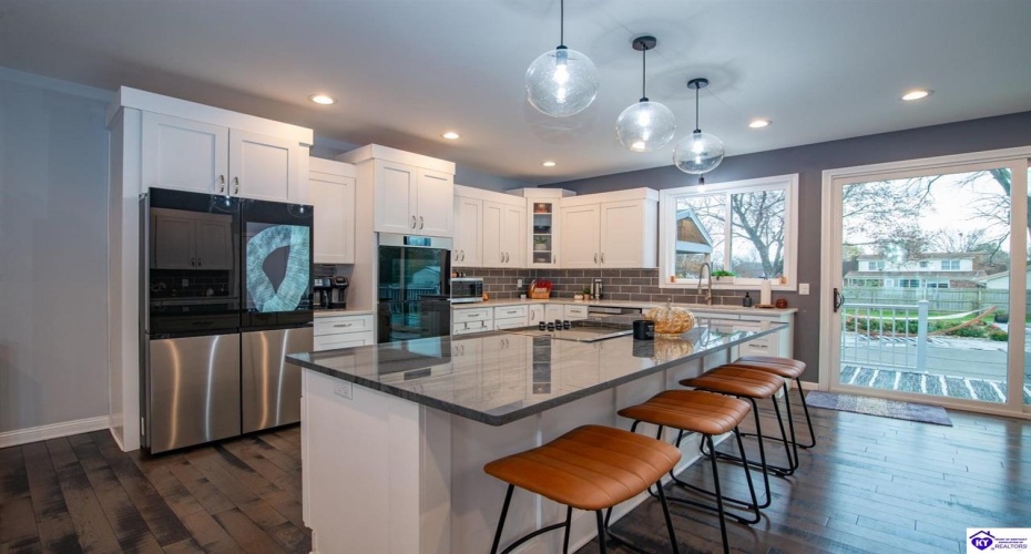 Park Avenue, Elizabethtown, Kentucky 42701, ,4 BathroomsBathrooms,For Sale,Park Avenue,HK24004534