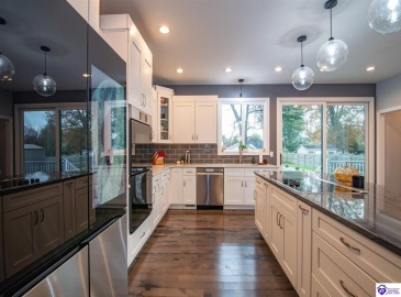 Park Avenue, Elizabethtown, Kentucky 42701, ,4 BathroomsBathrooms,For Sale,Park Avenue,HK24004534