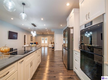 Park Avenue, Elizabethtown, Kentucky 42701, ,4 BathroomsBathrooms,For Sale,Park Avenue,HK24004534