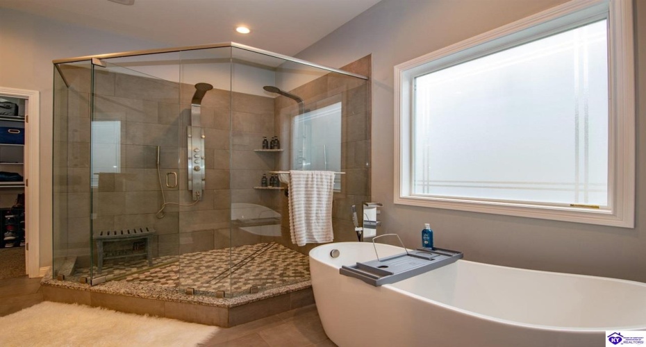 Park Avenue, Elizabethtown, Kentucky 42701, ,4 BathroomsBathrooms,For Sale,Park Avenue,HK24004534