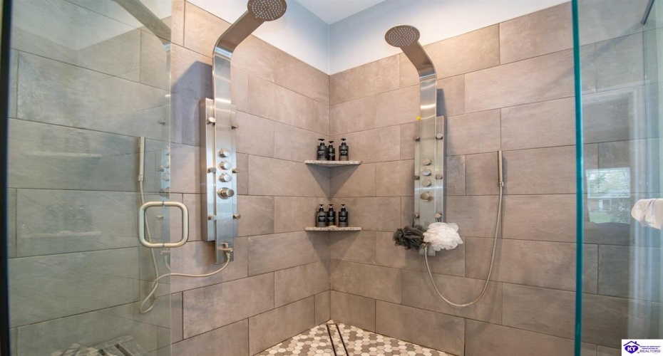 Park Avenue, Elizabethtown, Kentucky 42701, ,4 BathroomsBathrooms,For Sale,Park Avenue,HK24004534