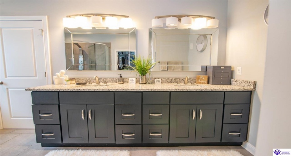 Park Avenue, Elizabethtown, Kentucky 42701, ,4 BathroomsBathrooms,For Sale,Park Avenue,HK24004534