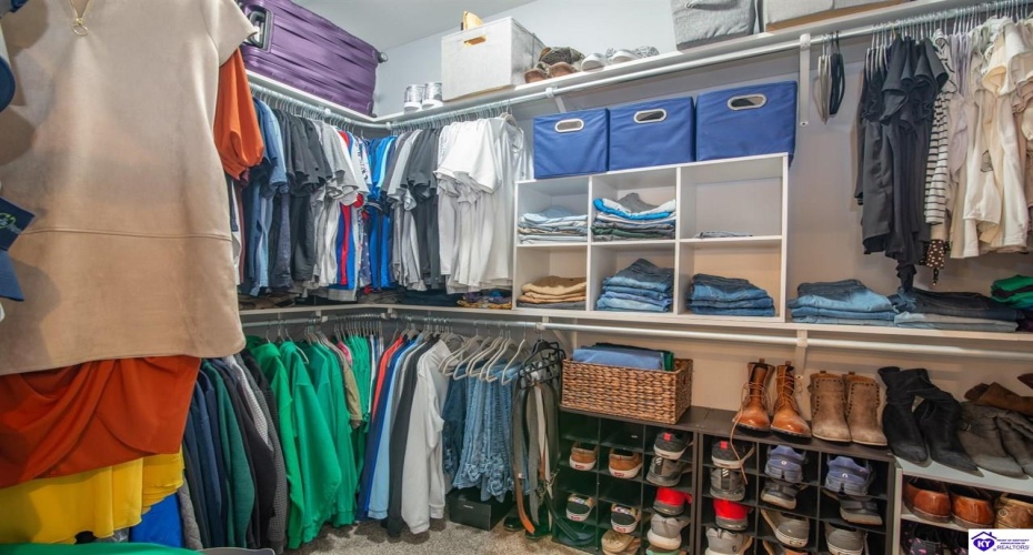 Park Avenue, Elizabethtown, Kentucky 42701, ,4 BathroomsBathrooms,For Sale,Park Avenue,HK24004534