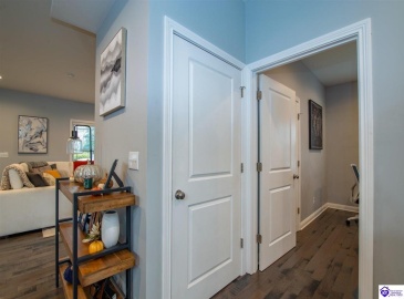 Park Avenue, Elizabethtown, Kentucky 42701, ,4 BathroomsBathrooms,For Sale,Park Avenue,HK24004534